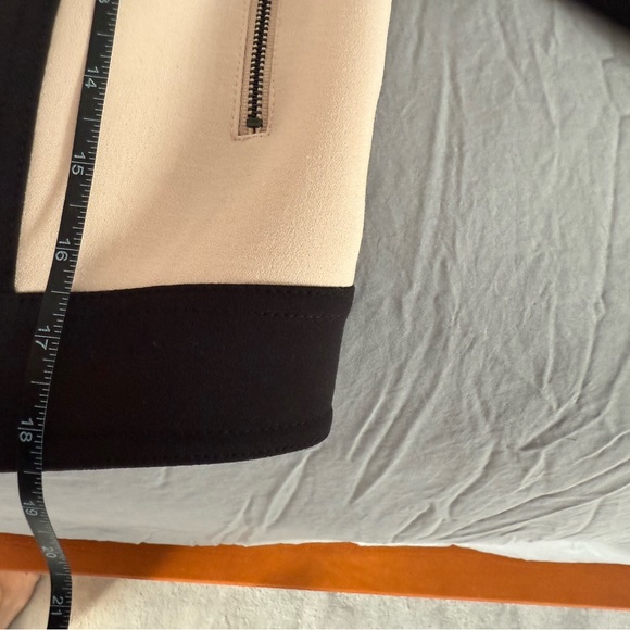 BCBG crop jacket - Picture 3 of 10